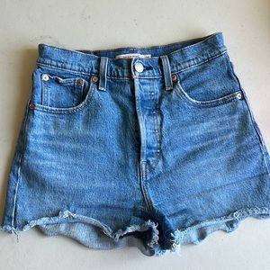 Levi’s Premium Women’s Ribcage Jean Shorts